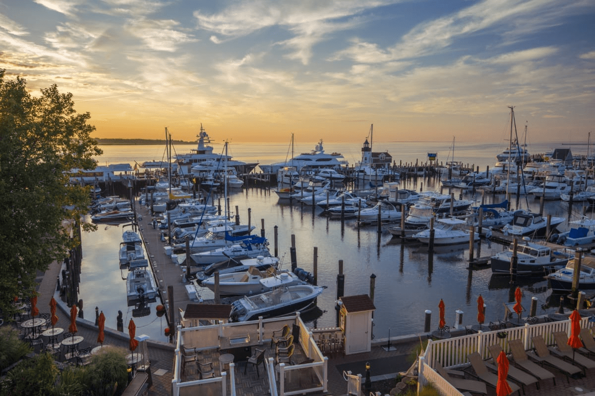 Marina Bar