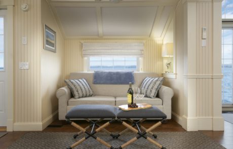 L_House_Suite_Loveseat
